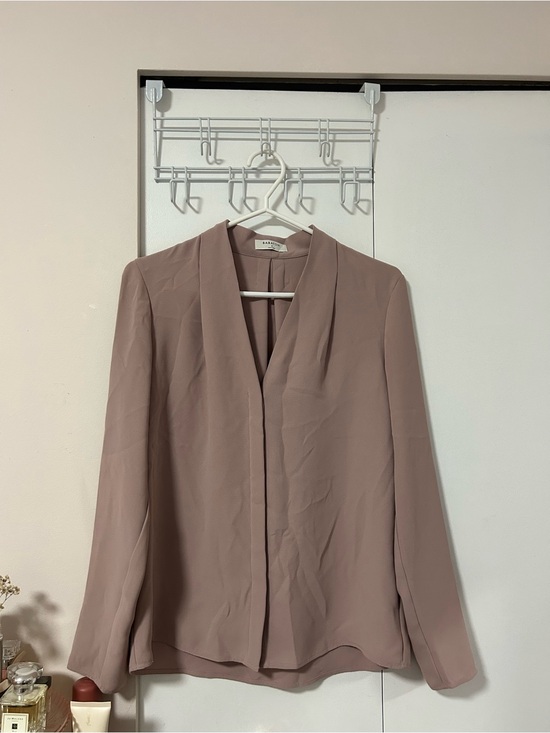 Aritzia Tops - Aritzia Babaton Akira Blouse